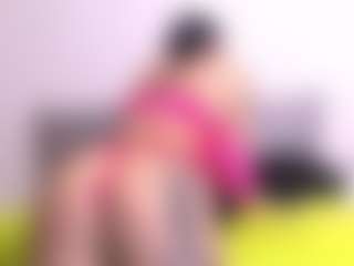 Thayra's Live Sex Cam Show