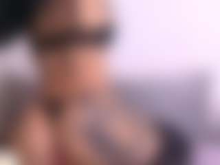 Thayra's Live Sex Cam Show
