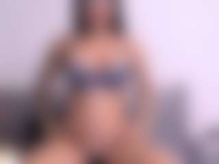 Live cam show with Thayra - Leather on parknlotfishbdy