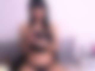 Thayra's Live Sex Cam Show