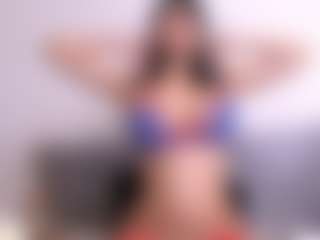 Thayra's Live Sex Cam Show