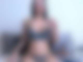 Thayra's Live Sex Cam Show