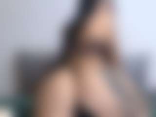 Thayra's Live Sex Cam Show