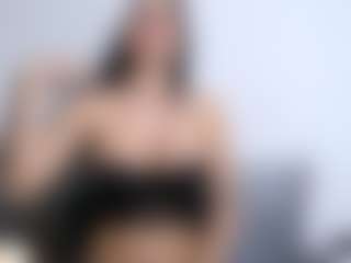 Thayra's Live Sex Cam Show