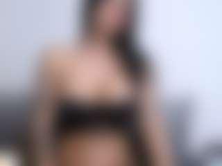 Thayra's Live Sex Cam Show