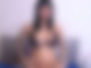 Thayra's Live Sex Cam Show