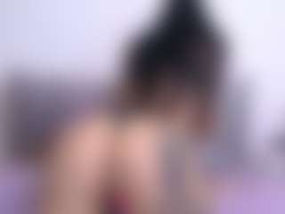 Thayra's Live Sex Cam Show