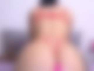Live cam show with Thayra - Middle Aged on Camsoda