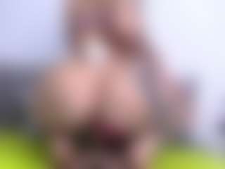 Thayra's Live Sex Cam Show