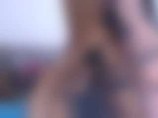 Thayra's Live Sex Cam Show