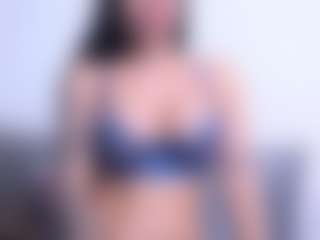 Thayra's Live Sex Cam Show