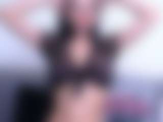 Thayra's Live Sex Cam Show
