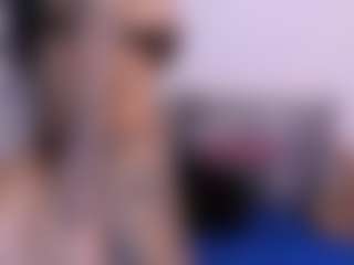 Thayra's Live Sex Cam Show
