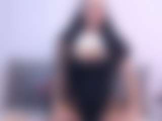 Thayra's Live Sex Cam Show