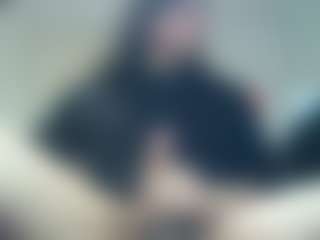 Live cam show with kiltro27 - Black Hair on Milfs Live