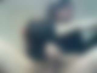 Live cam show with kiltro27 - Silver Fox on CamSodaAdn