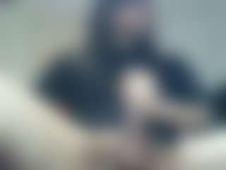 Live cam show with kiltro27 - Brown Eyes on sexylive.show