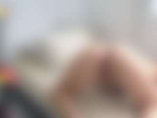 Live cam show with tammyandradee - Camel Toe on AdultVida.com