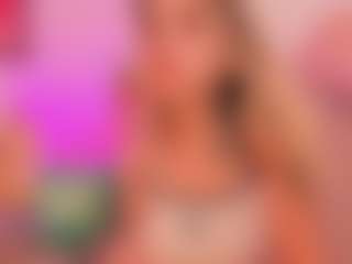 Live cam show with Tammara uwu - Petite on Latina Girls