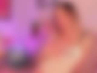 Live cam show with Tammara uwu - Petite on SquirtSoMuch