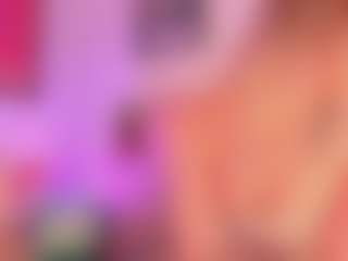 Live cam show with Tammara uwu - Strip on Camsoda