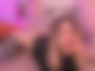Live cam show with Tammara uwu - Nails on Camsoda