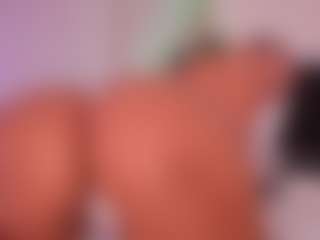 Live cam show with EmilyBell - Striptease on fapnchat