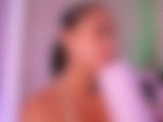 Live cam show with EmilyBell - Shaved Pussy on studioflirtlive.com