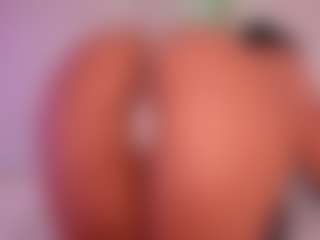 Live cam show with EmilyBell - BBW on UwU Esports