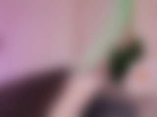 Live cam show with EmilyBell - Curvy on UwU Esports
