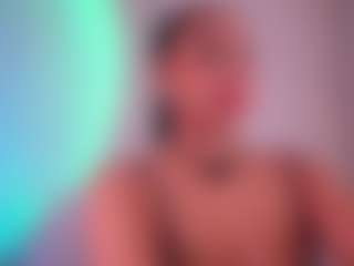Live cam show with EmilyBell - Cumslut on intimatelivegirls.com