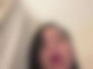 Live cam show with EmilyBell - Double Penetration on UwU Esports