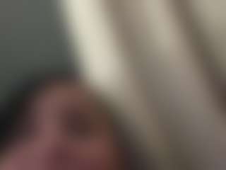 Live cam show with EmilyBell - Spank Latina on Livezox