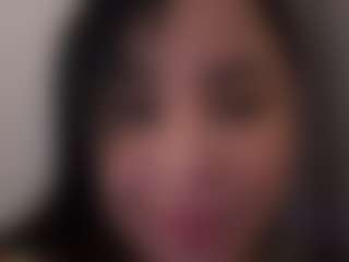 Live cam show with EmilyBell - Bedroom Brown Hair on xDating
