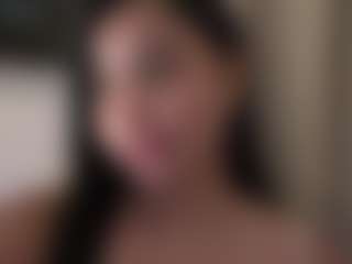 Live cam show with EmilyBell - Shaved Pussy Curvy on mypornchat.com