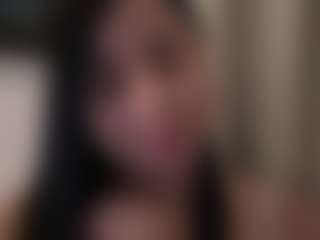 Live cam show with EmilyBell - Latina Toys on milfzrlive.com