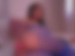 Live cam show with EmilyBell - Bedroom on eurowanks.com
