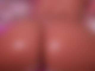Live cam show with EmilyBell - Striptease on Camsoda