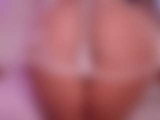 EmilyBell's Live Sex Cam Show