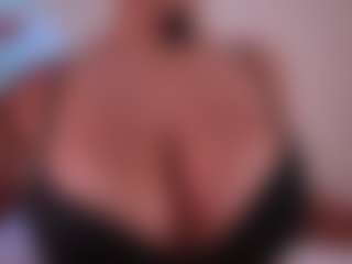EmilyBell's Live Sex Cam Show