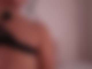 EmilyBell's Live Sex Cam Show