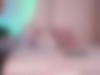 Live cam show with EmilyBell - Double Penetration on CamSodaAdn
