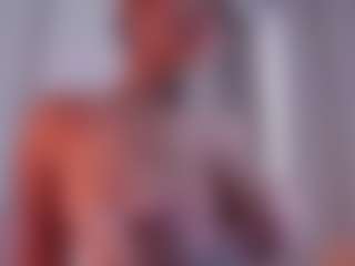 Live cam show with EmilyBell - Spank Curvy on TeamSkeetLive