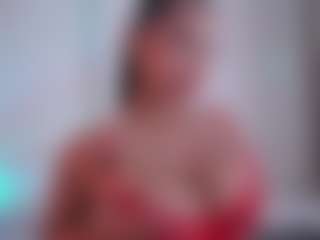 Live cam show with EmilyBell - Shaved Pussy on studioflirtlive.com