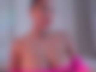 Live cam show with EmilyBell - Brown Eyes Curvy on Camsoda