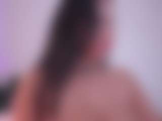 Live cam show with EmilyBell - Striptease on Camming Site