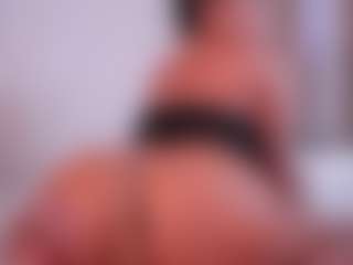Live cam show with EmilyBell - Lovense Brown Hair on CamClone