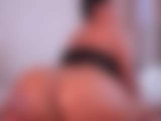 Live cam show with EmilyBell - Brown Hair on CamwithHer