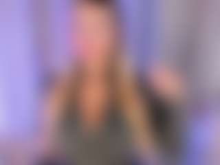 Live cam show with Lilii Moon - Exclusive on livesuperchat.net