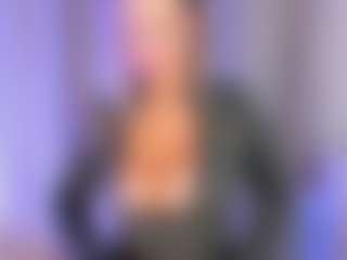 Live cam show with Lilii Moon - Squirt on pussylord.com